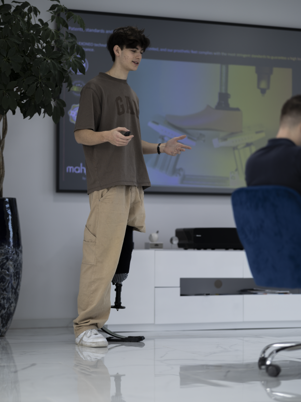 BREZ KOZMETIKE IZPOSTAVI TEH